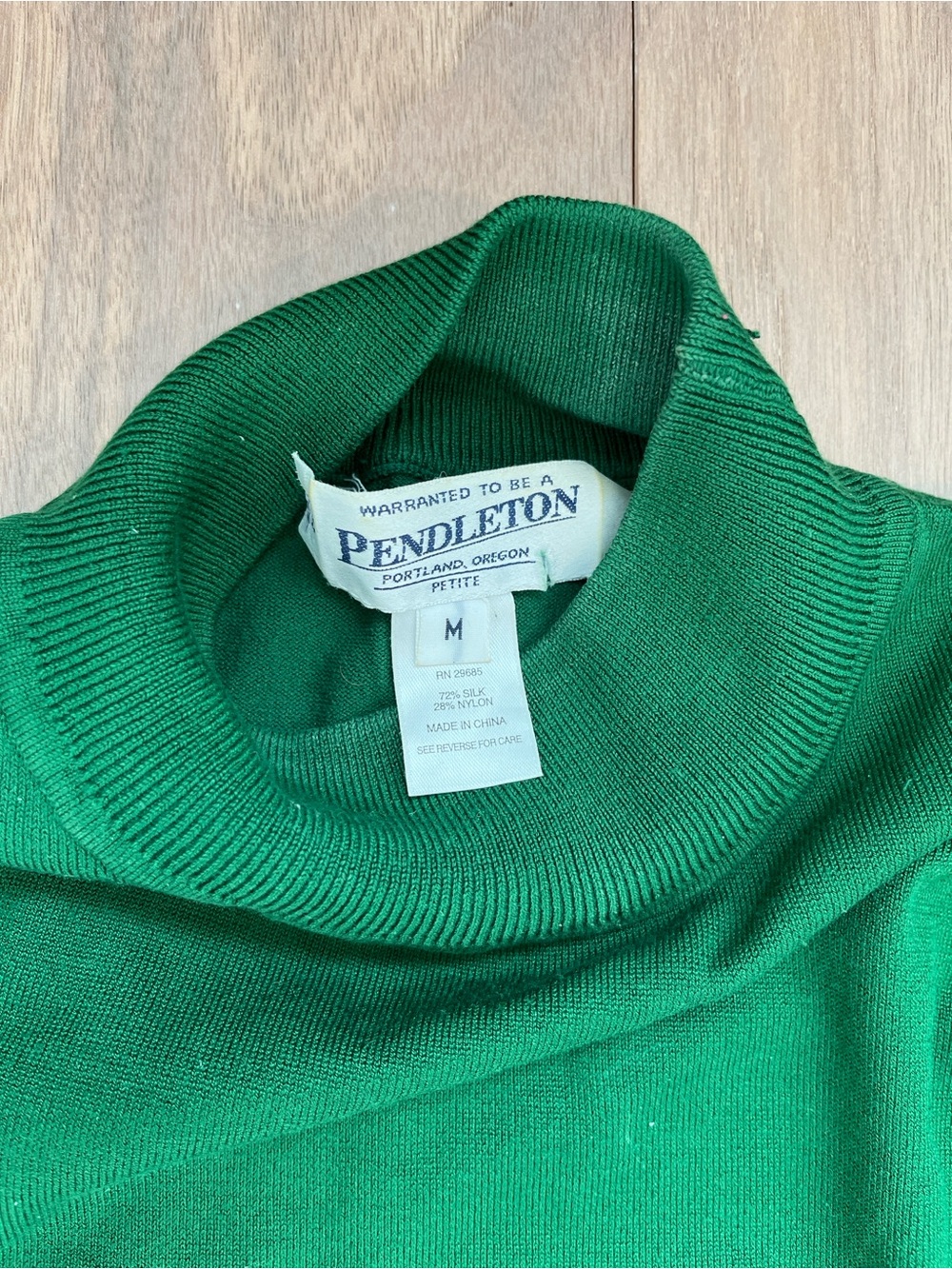VTG Pendleton Silk Knit Emerald Green Sweater Size Petite M - Picture 2 of 6